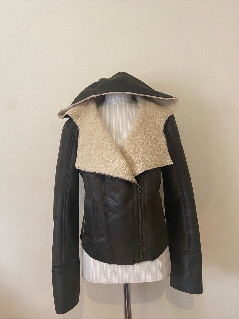 Guess Los Angeles 1961 Olive Hooded Jacket with Cream Sherpa